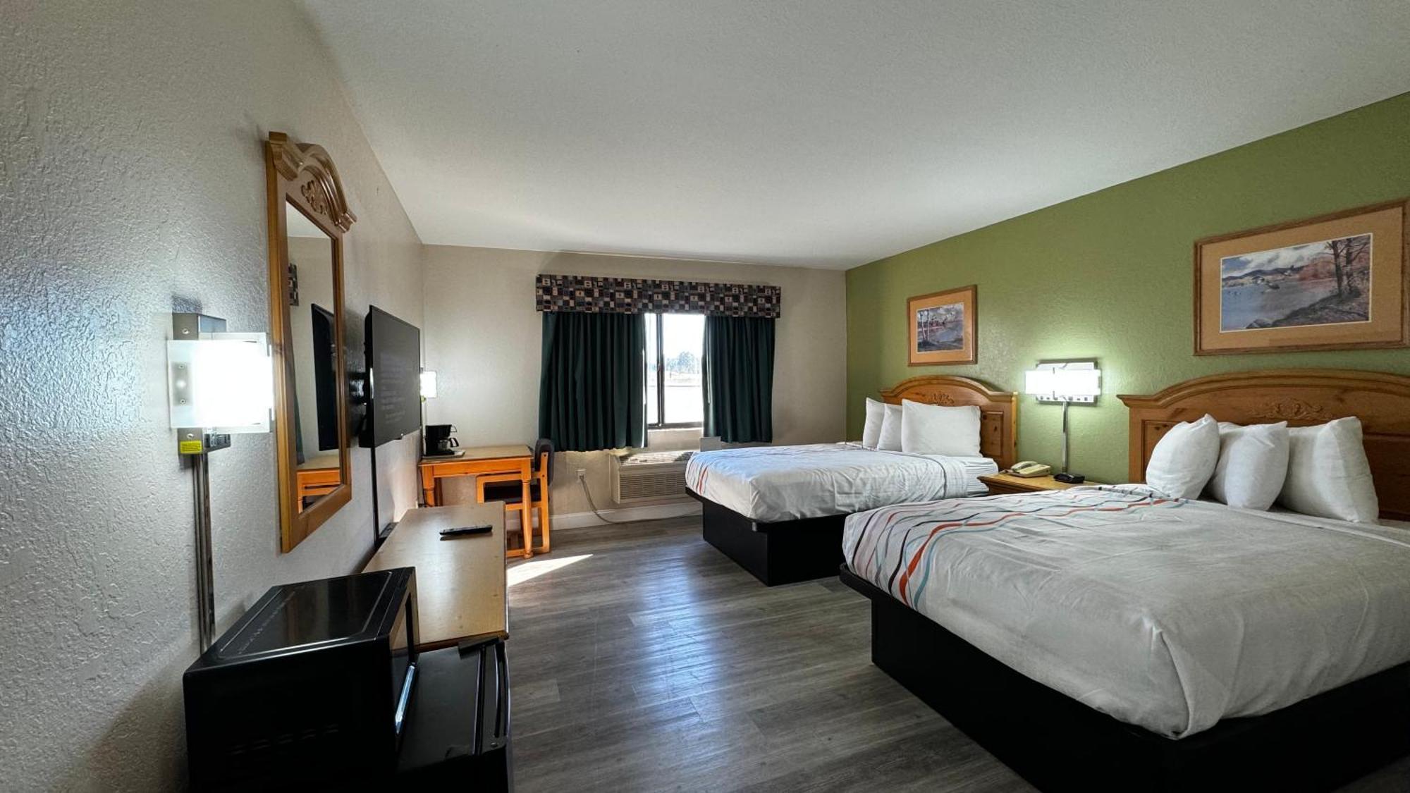 Regency Inn And Suites Stilwell المظهر الخارجي الصورة