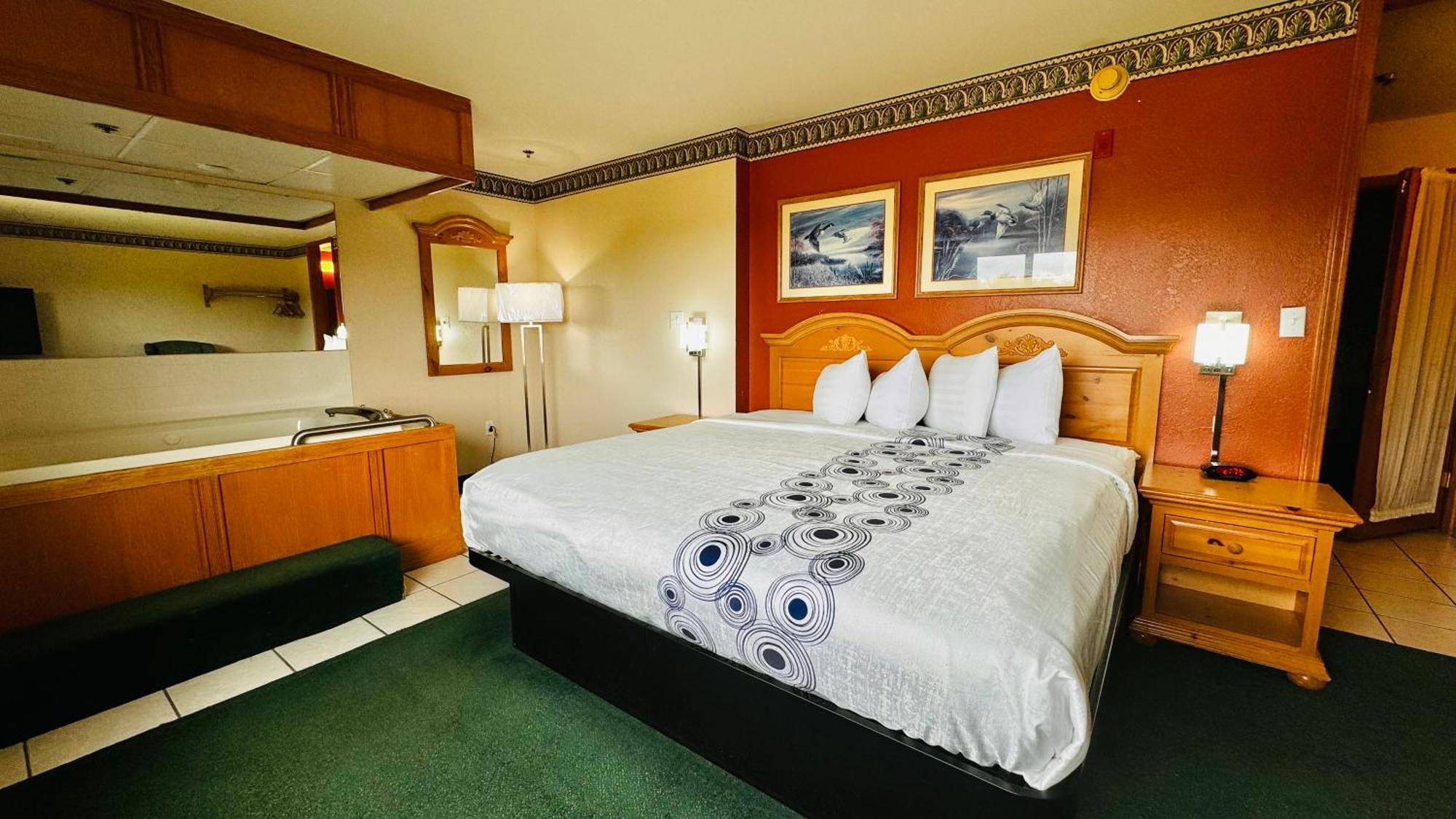 Regency Inn And Suites Stilwell المظهر الخارجي الصورة