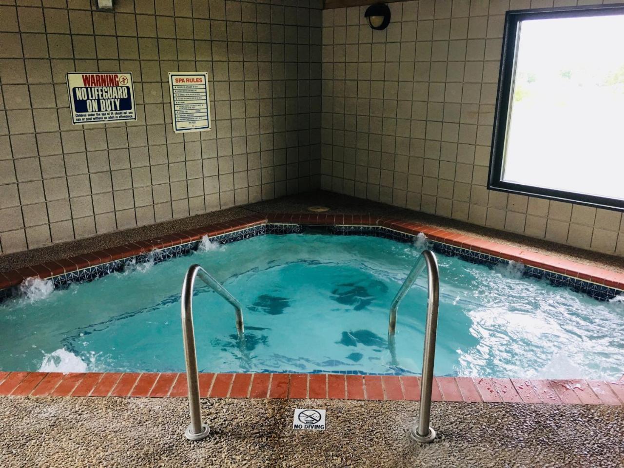 Regency Inn And Suites Stilwell المظهر الخارجي الصورة